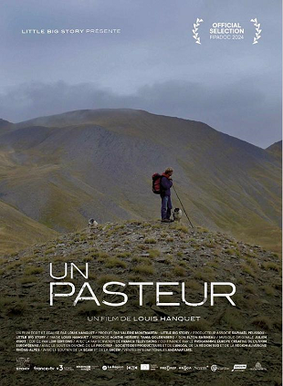 Affiche représentant un homme avec un sac à dos dans un paysage de montagne