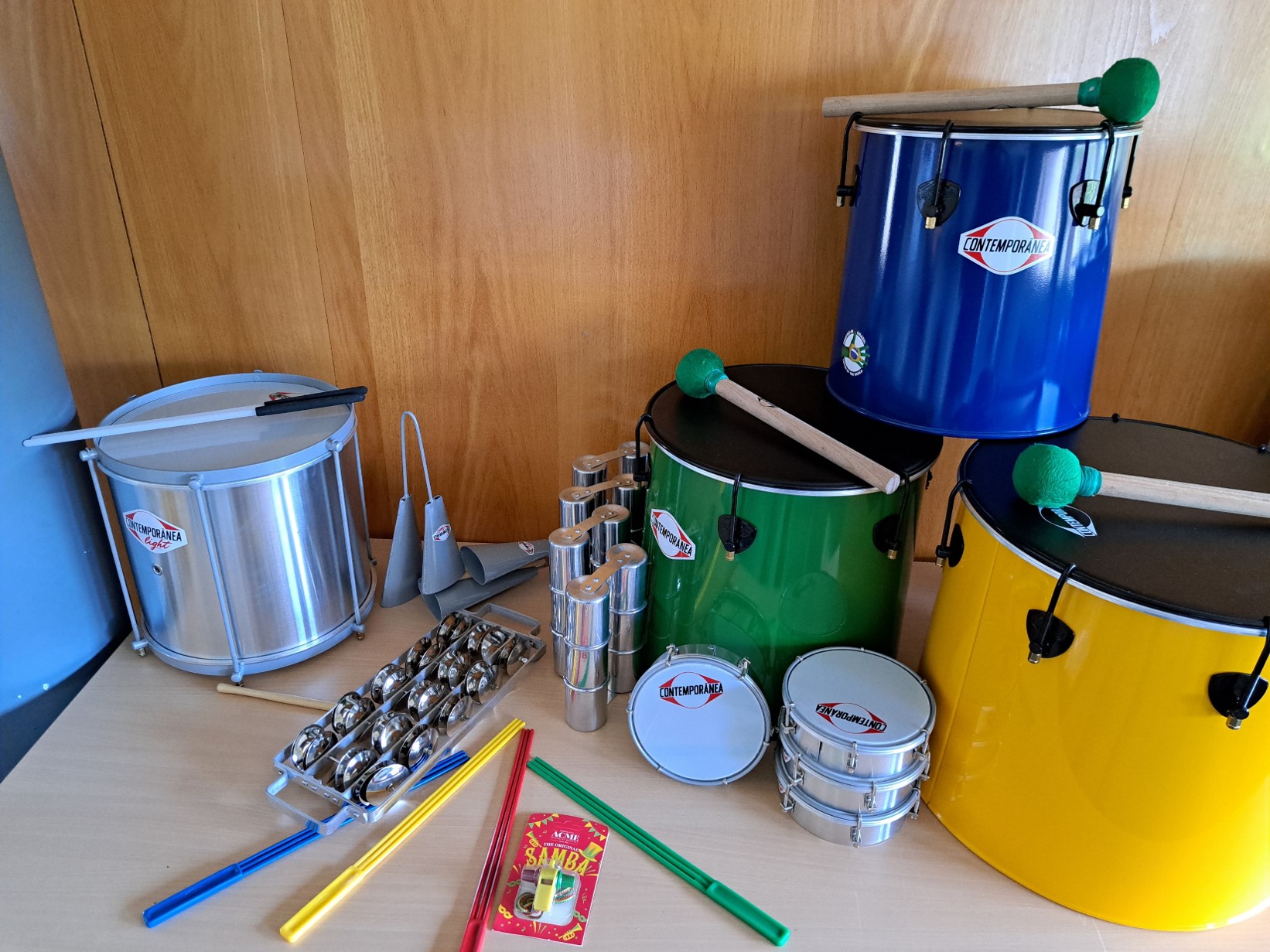 Photo du contenu de la malle batucada